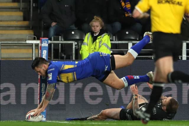 Tom Briscoe scores Rhinos' second try