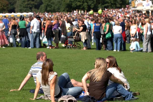 Crowds at the Robbie Williams concert at Roundhay Park in 2006
