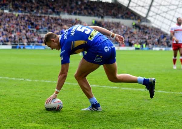 Ash Handley scores his second try against Hull KR.