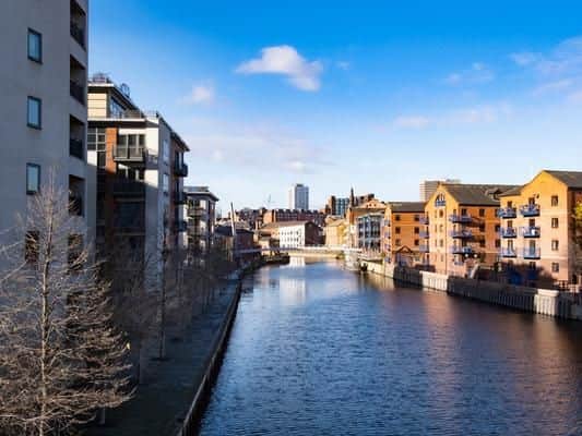 The second bank holiday of May is just around the corner - but will the weather in Leeds be cool and grey or sunny and warm?