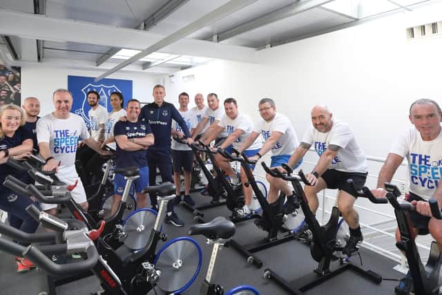 Duncan Ferguson meets the Speed Cycle riders.