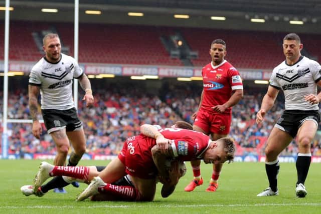 Alex Mellor scores against Hull FC during Magic Weekend.