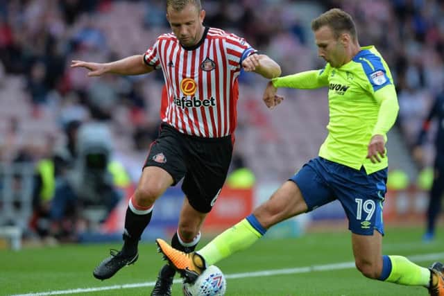 Sheffield Wednesday are understood not to be interested in capturing ex-Sunderland midfielder Lee Cattermole, despite him being available on a free transfer. (Sheffield Star)