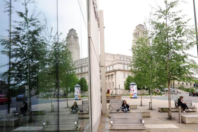 Trees on Leeds University's campus remove 1 million car's worth of pollution each year, a study has found