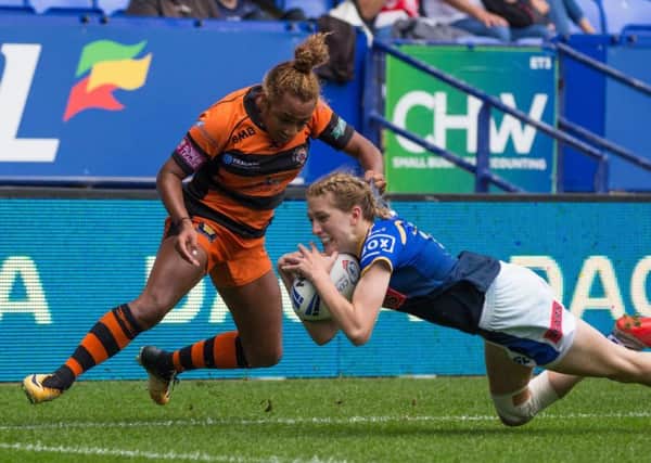 Caitlin Beevers touches down in the Challenge Cup final.