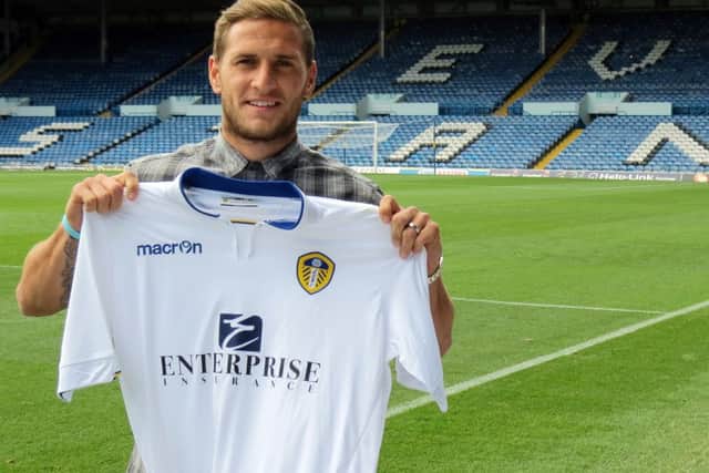 Leeds United complete striker Billy Sharp signing