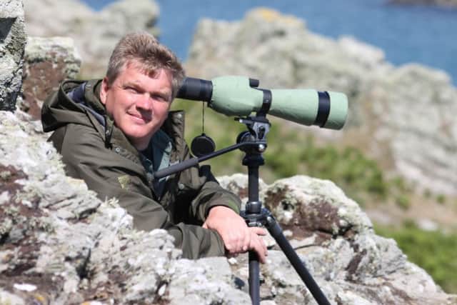 Survival expert Ray Mears goes in search of the spectacular sea eagle on the remote Isle of Skye.