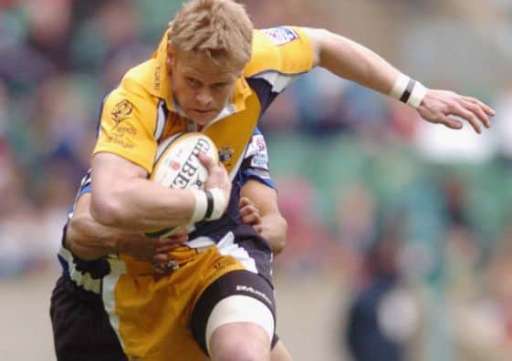 Iain Balshaw on the charge before his injury in the 2005 Powergen Cup final.