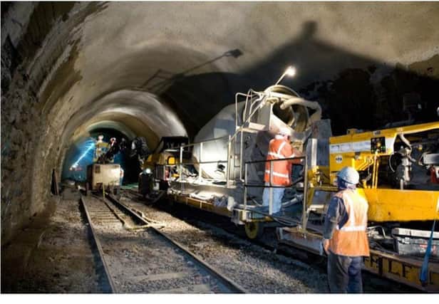 Renew carries out tunnel maintenance