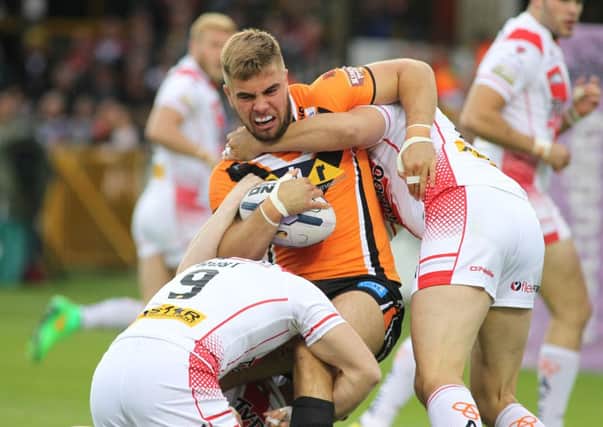 Mike McMeeken has signed a long-term deal with Castleford Tigers.