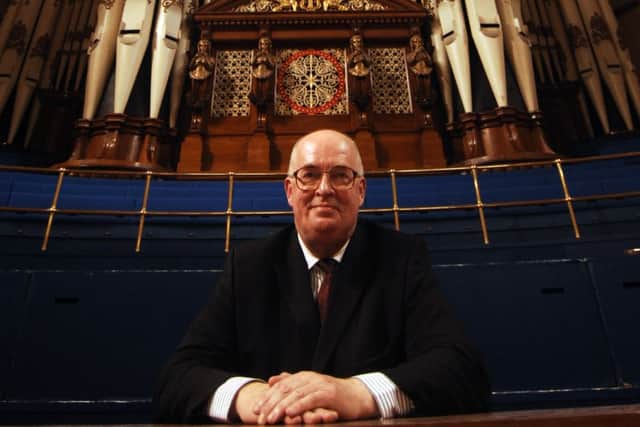 Organist Simon Lindley.