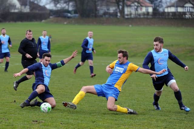 Jordan Hay  of Wortley and Greg Rowell of Horsforth St. Margaret's challenge