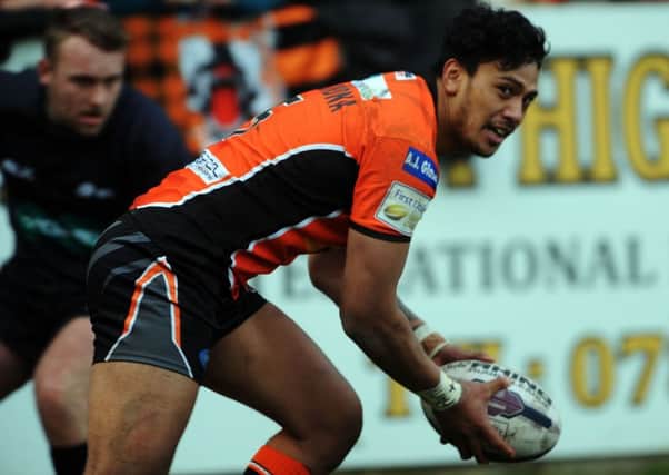 Denny Solomona scored a hat-trick of tries for Cas but still ended up on the losing side.