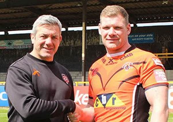 Cas coach Daryl Powell and new recruit Danny Tickle.