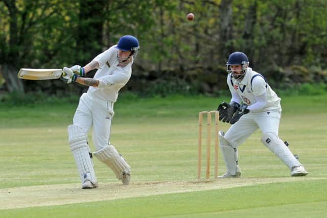 Aire-Wharfe Division 3 action between Alwoodley and Bardsey.
