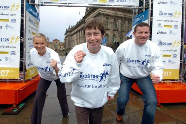 Nell McAndrew and Jane Tomlinson launch the first ever Leeds 10K with rugby player Tim Stimpson.