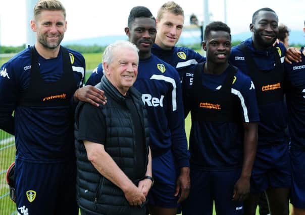 Leeds United's players meet Johnny Giles.

Picture : Jonathan Gawthorpe