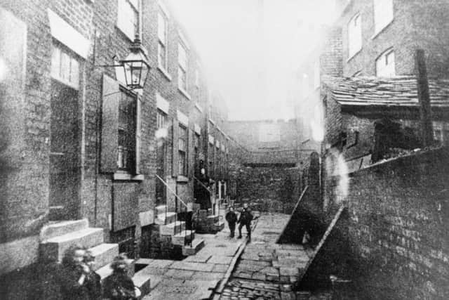 Leeds, Yards Historic

Slums