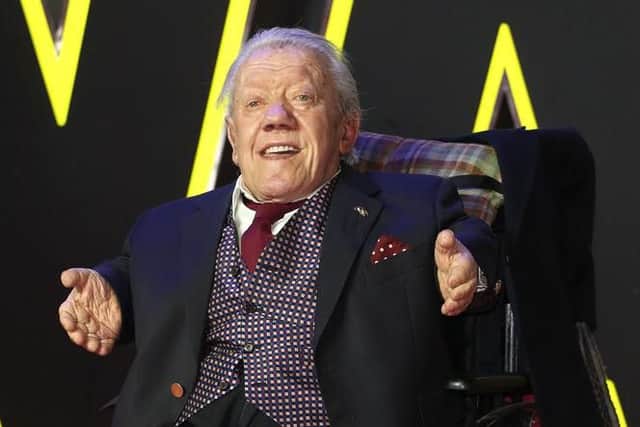 Kenny Baker is among the celebrities who died in 2016.