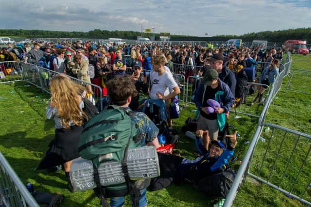Date: 28th August 2017.Picture James Hardisty.Festival-goers leaving Bramham Park at the end of the Leeds Festival.