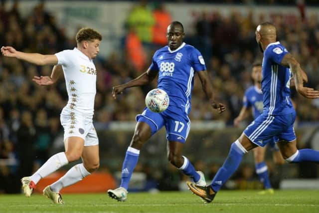 Kalvin Phillips holds the ball as Cheikh Ndoye and Emilio Nsue close in.
Leeds United v Birmingham City.  SkyBet Championship.  Elland Road.
12 September 2017.  Picture Bruce Rollinson