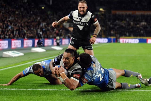 Hull's Mahe Fonua scores his side's first try.