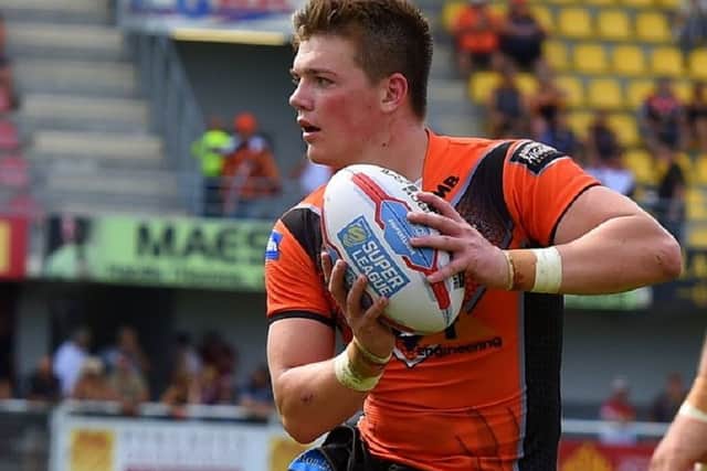 Callum Mclelland is leaving Castleford Tigers for Edinburgh.