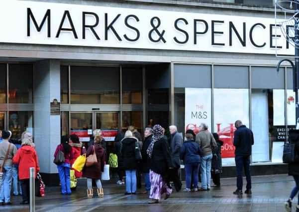 Boxing Day sales shoppers queue outside Marks & Spencer on Briggate in Leeds.
26th December 2017.
Picture Jonathan Gawthorpe