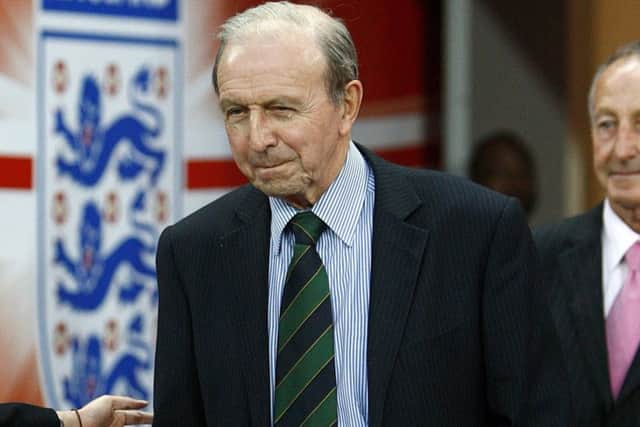 Jimmy Armfield in later life working as a radio pundit.