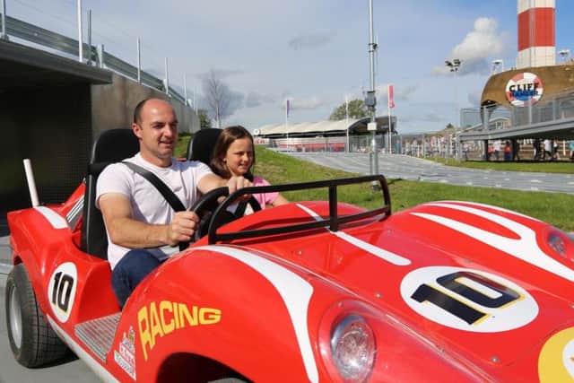 Flamingo 1 racing cars