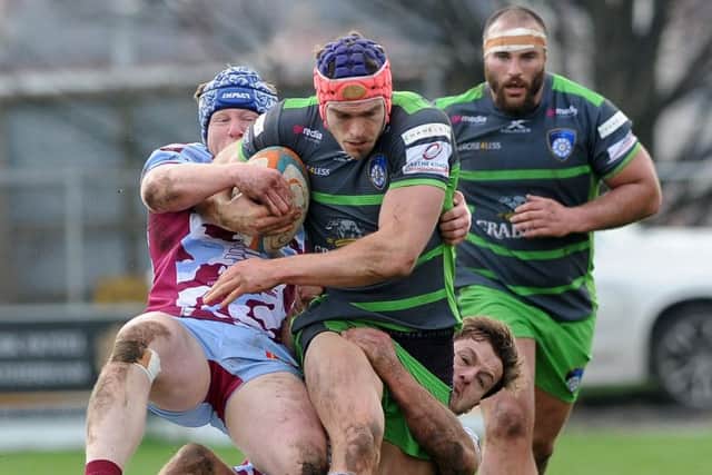Chris Elder on the attack for Yorkshire Carnegie.