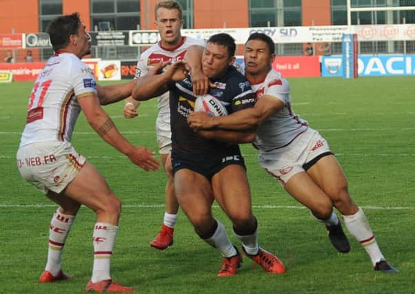 Ryan Hall on the attack at Catalans Dragons.